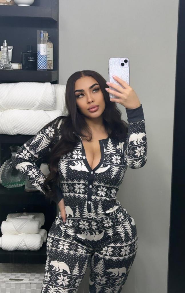 660685737: Chica busca chico en La Coruña