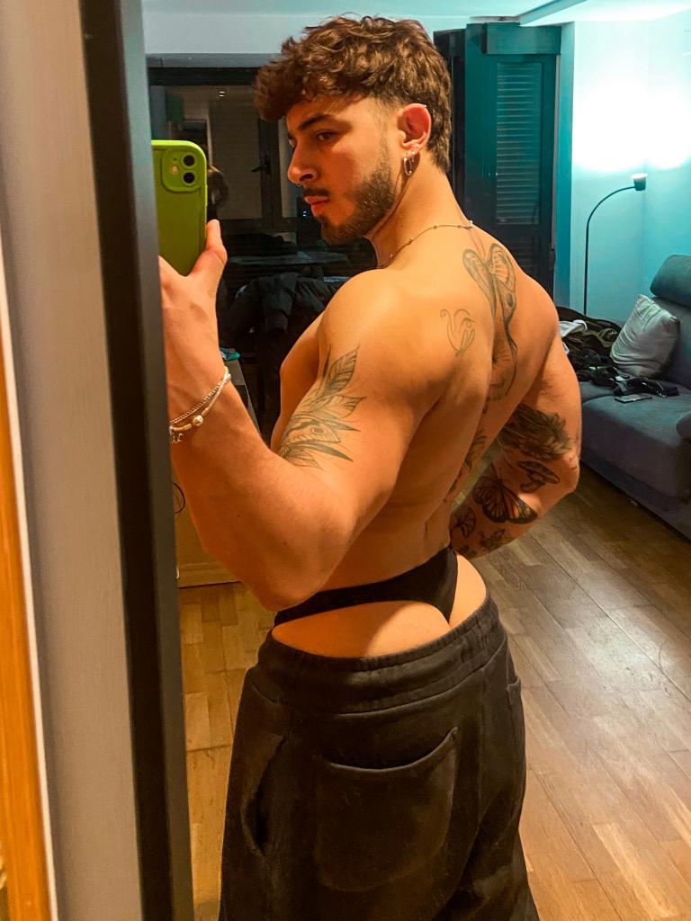 Chico busca chica en Granada: 