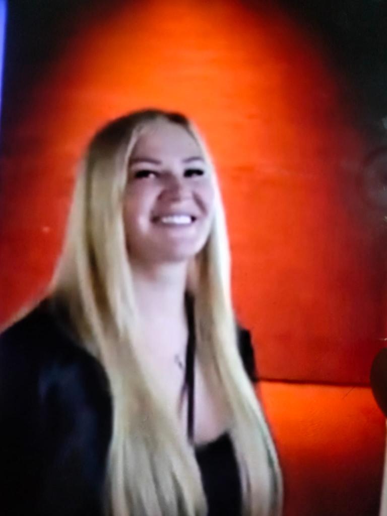 697933315: Chica busca chico en Barcelona