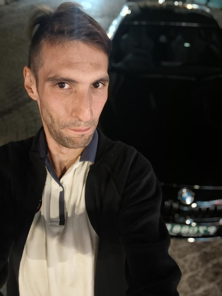 Chico busca chica en Asturias: 