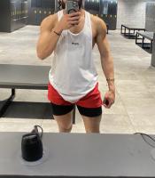 687709658: Chico busca chica en Valencia