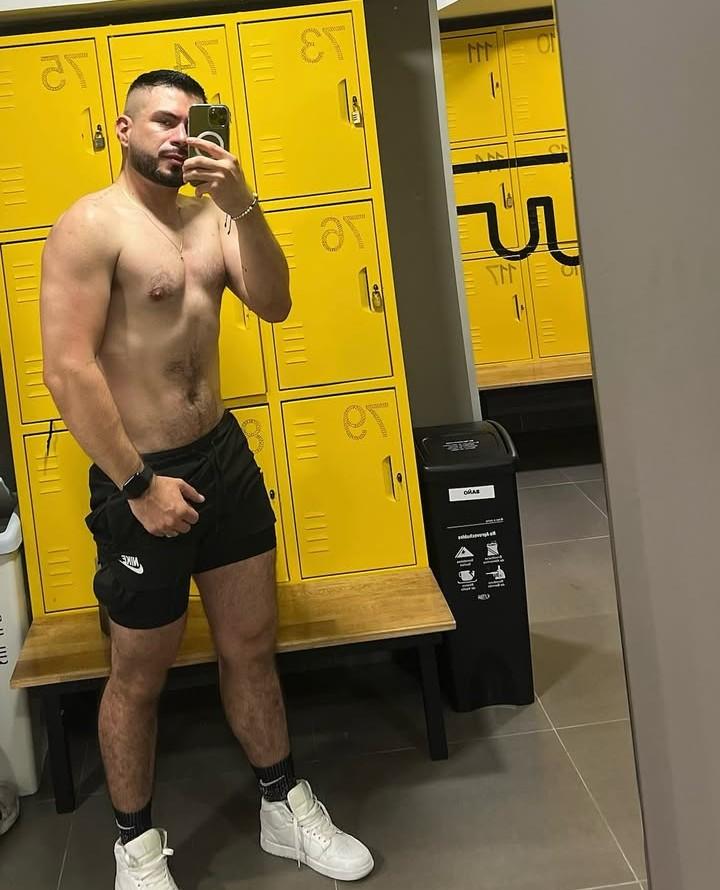 Chico busca chica en Menorca: 