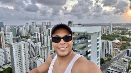 Chico busca chica en Sevilla: 