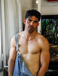 679599166: Chico busca chica en León