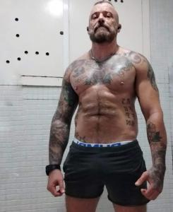 638856068: Chico busca chica en Barcelona