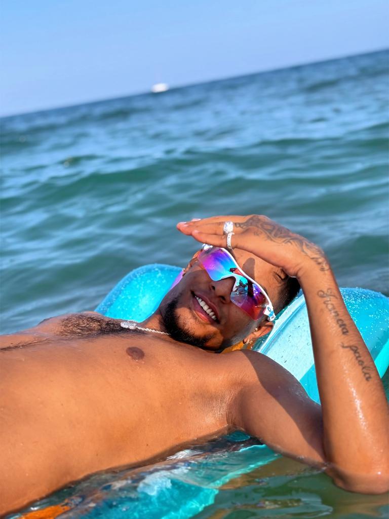 Chico busca chica en Sevilla: 