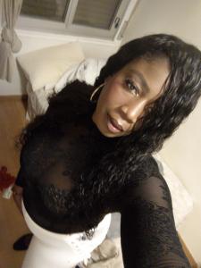 634046103: Chica busca chico en Navarra