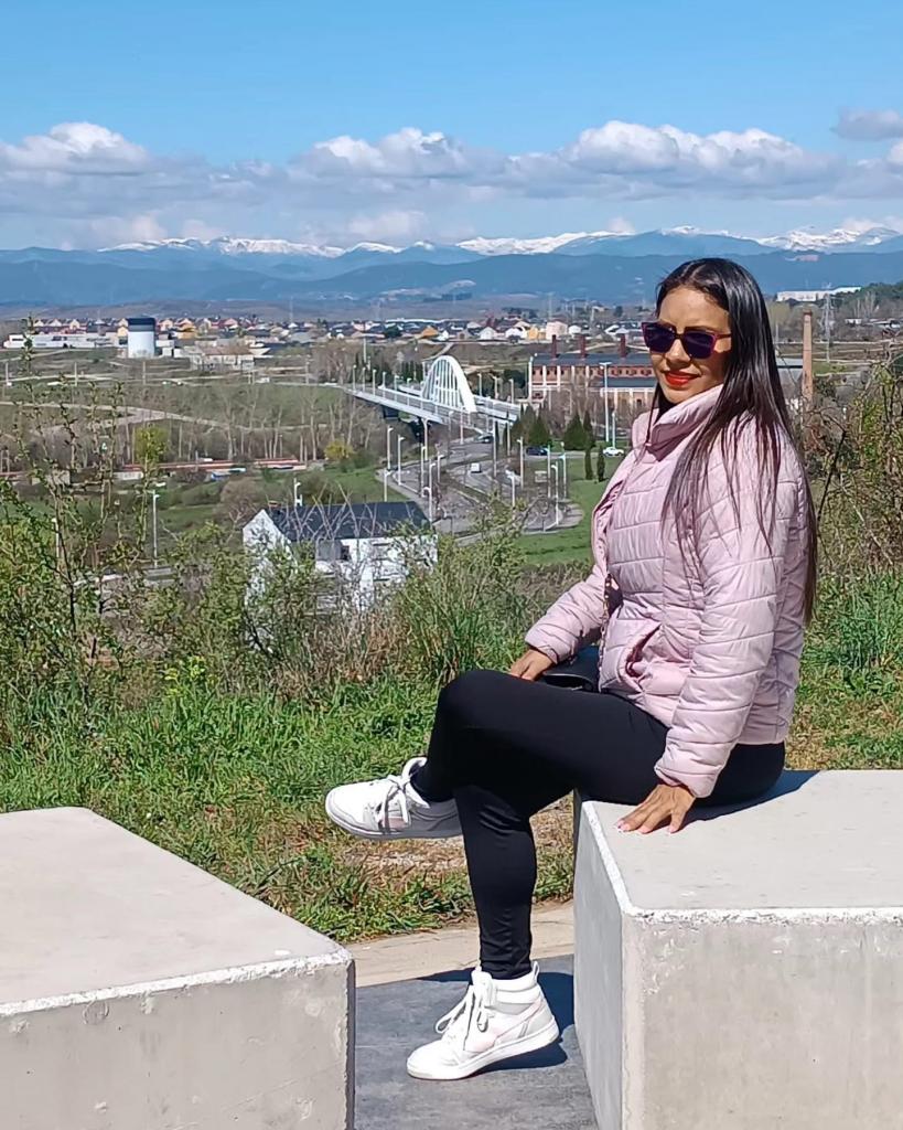 642424665: Chica busca chico en Orense