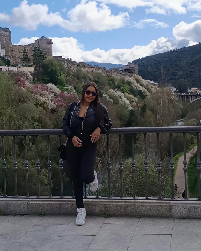 642424665: Chica busca chico en Orense