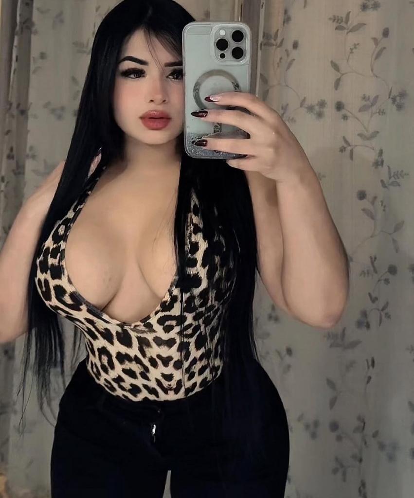 Chica busca chico en Almería: 