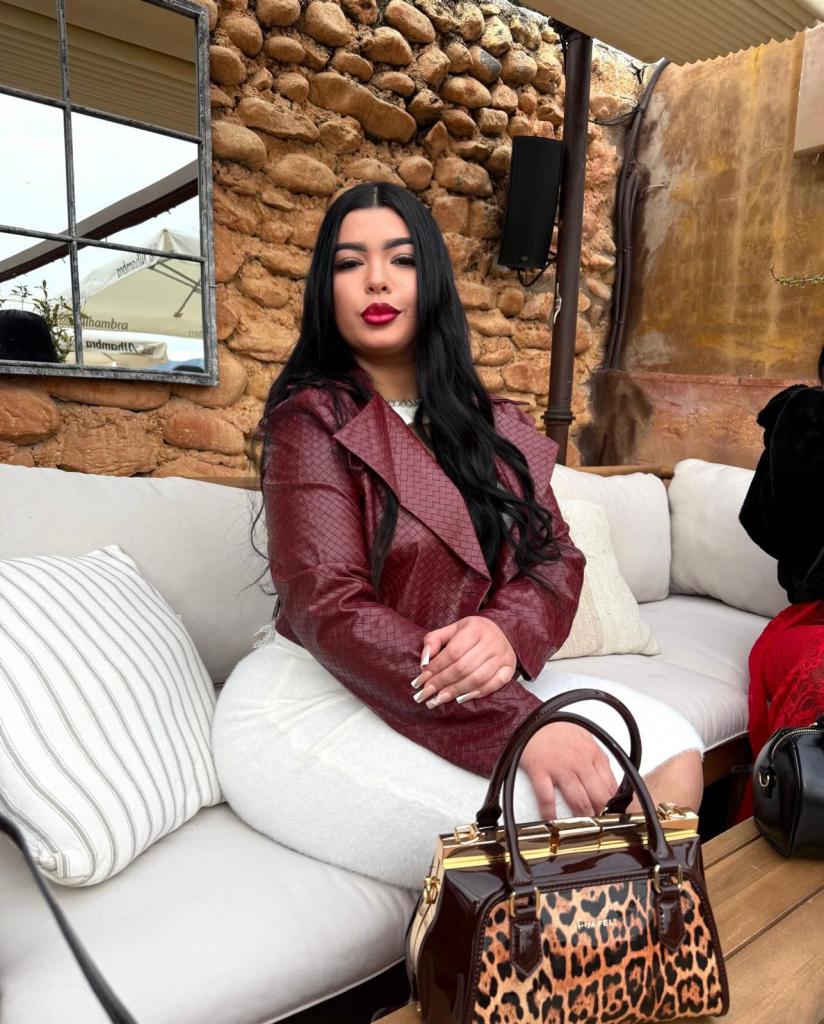 660868769: Chica busca chico en Murcia