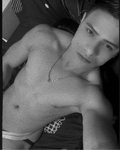 604958882: Chico busca chica en La Coruña