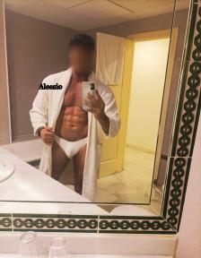 Chico busca chica en Sevilla: 