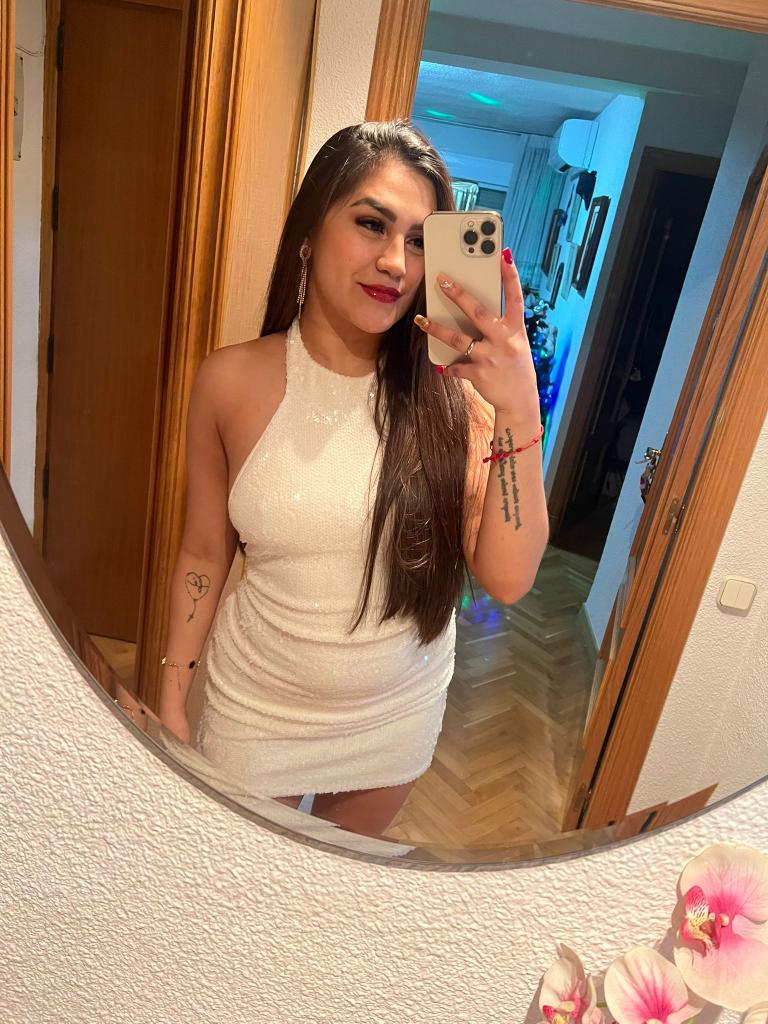 695323488: Chica busca chico en Granada