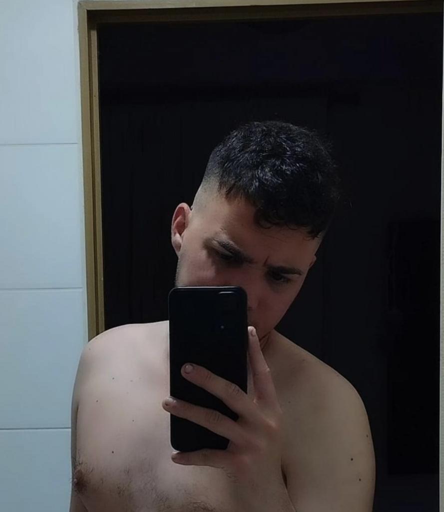 628373017: Chico busca chica en Orense