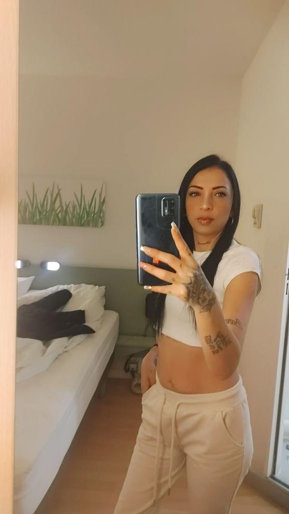 Chica busca chico en Almería: 