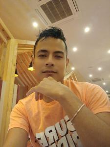 672847116: Chico busca chica en Gerona