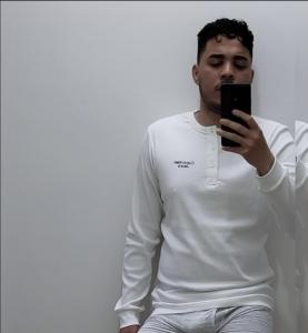 628373017: Chico busca chica en Orense