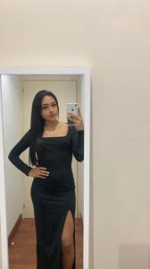 695904543: Chica busca chico en Barcelona