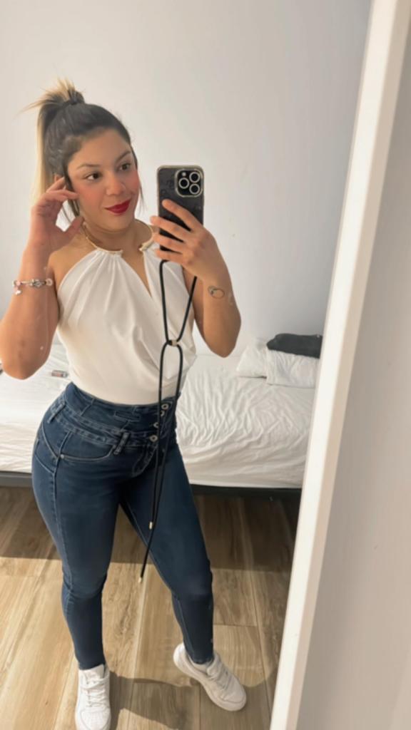 674009380: Chica busca chico en Málaga