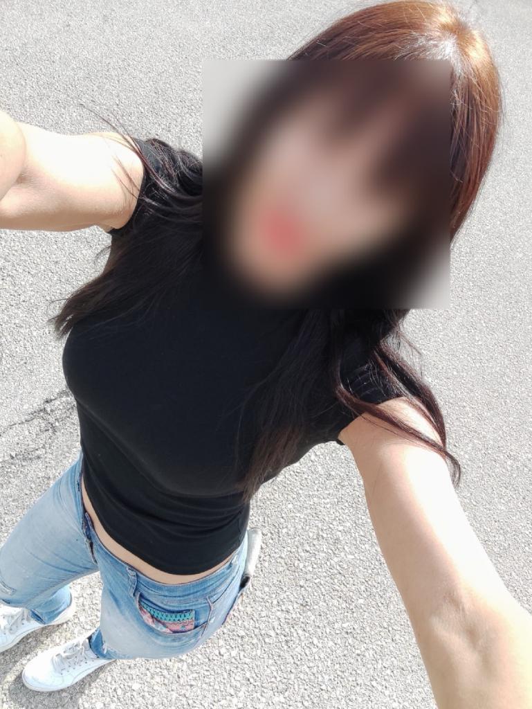 664400221: Chica busca chico en Valencia