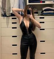 697204477: Chica busca chico en Madrid