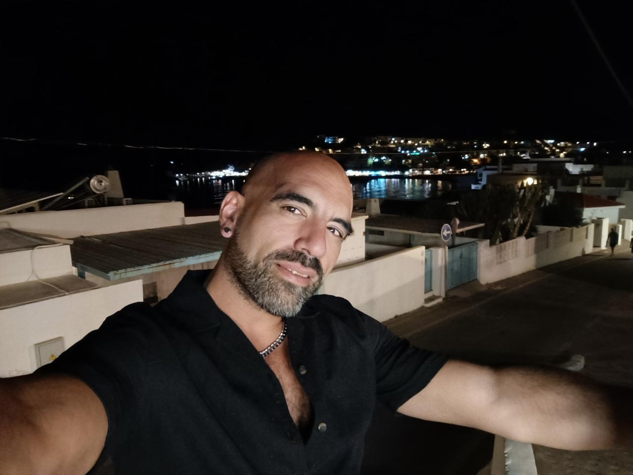 Chico busca chica en Málaga: 