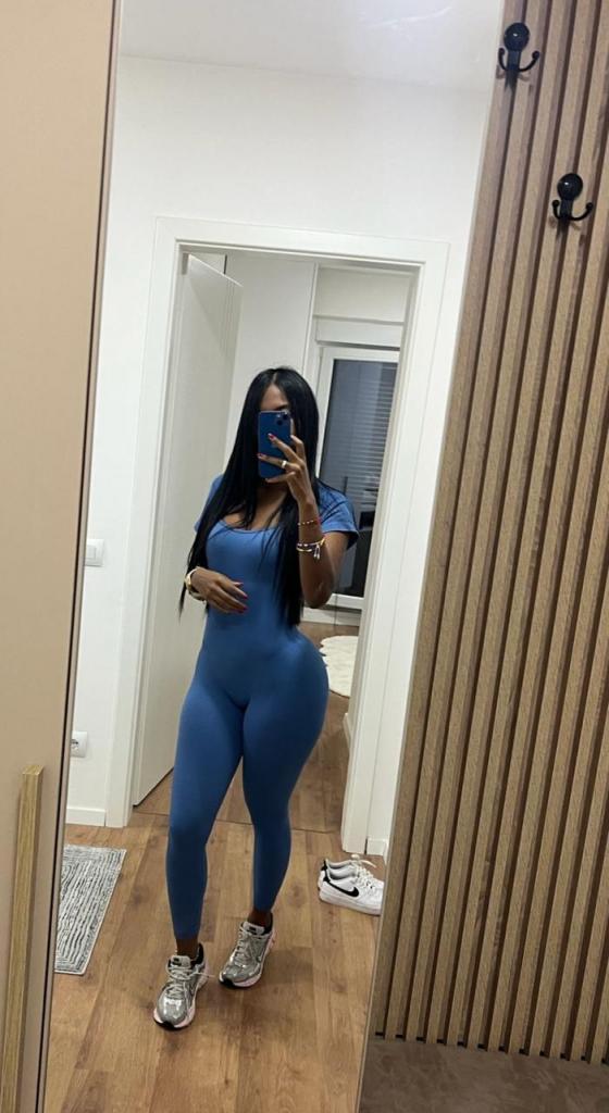 742052487: Chica busca chico en Madrid