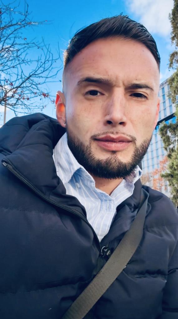 670342985: Chico busca chica en Madrid