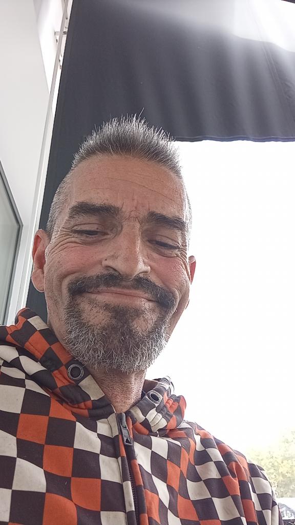 Chico busca chica en Valencia: 