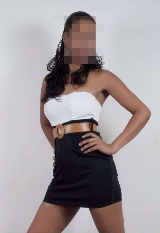 Chica busca chico en Almería: 