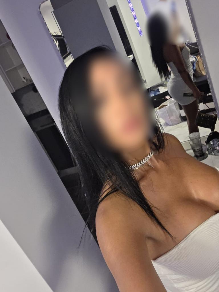 647309772: Chica busca chico en Las Palmas