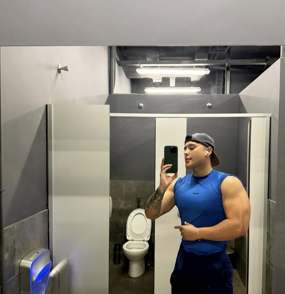 663780321: Chico busca chica en Murcia