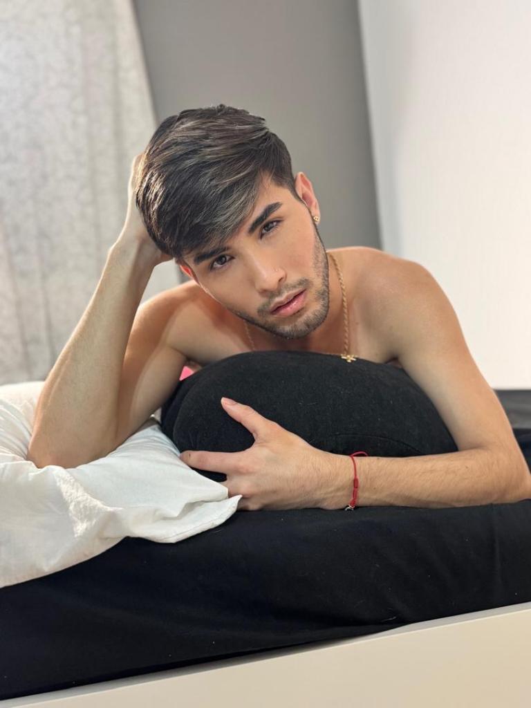 663936078: Chico busca chica en Ibiza