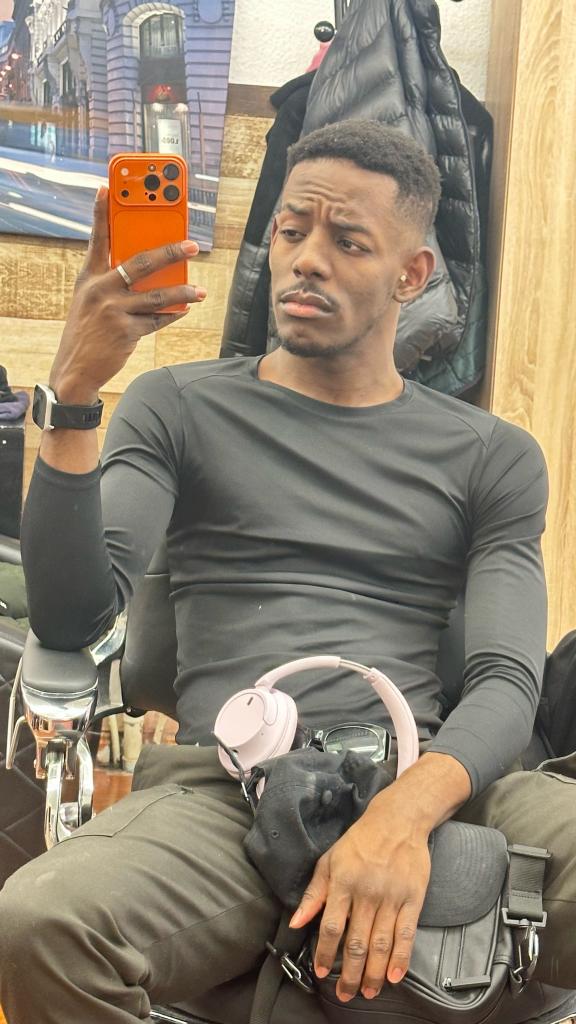 671155208: Chico busca chica en Madrid