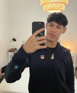 674344545: Chico busca chica en Málaga