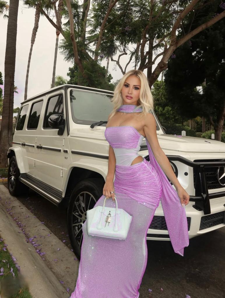 Chica busca chico en Ibiza: Chica busca chico