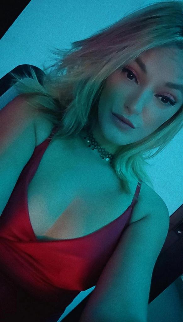 Chica busca chico en Tenerife: 