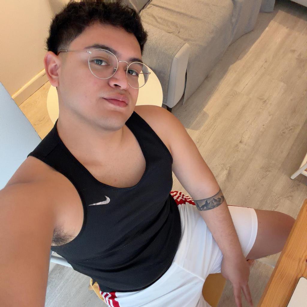 695091078: Chico busca chica en León