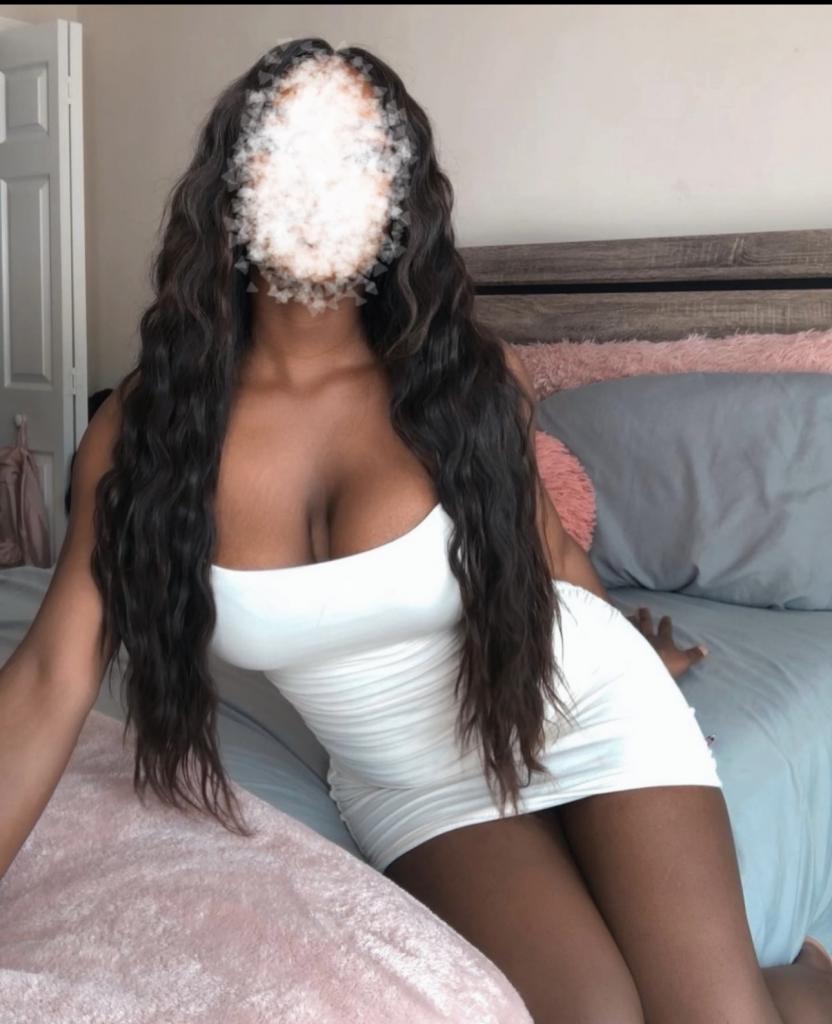 632779229: Chica busca chico en Barcelona