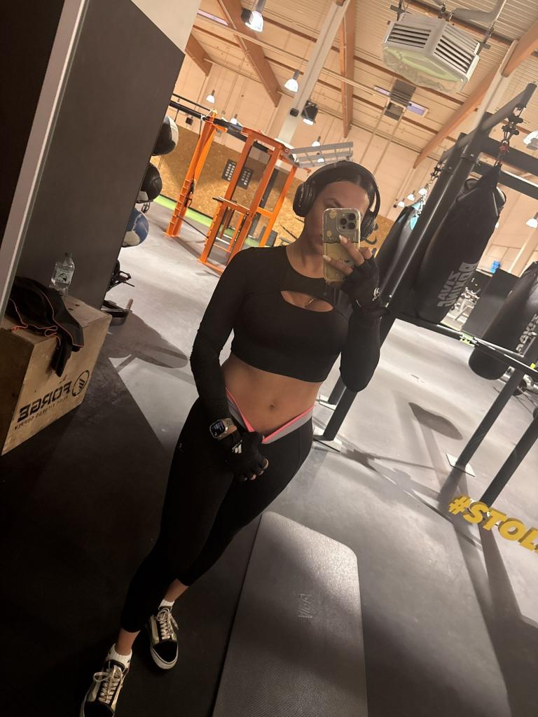 631387681: Transexual en Barcelona