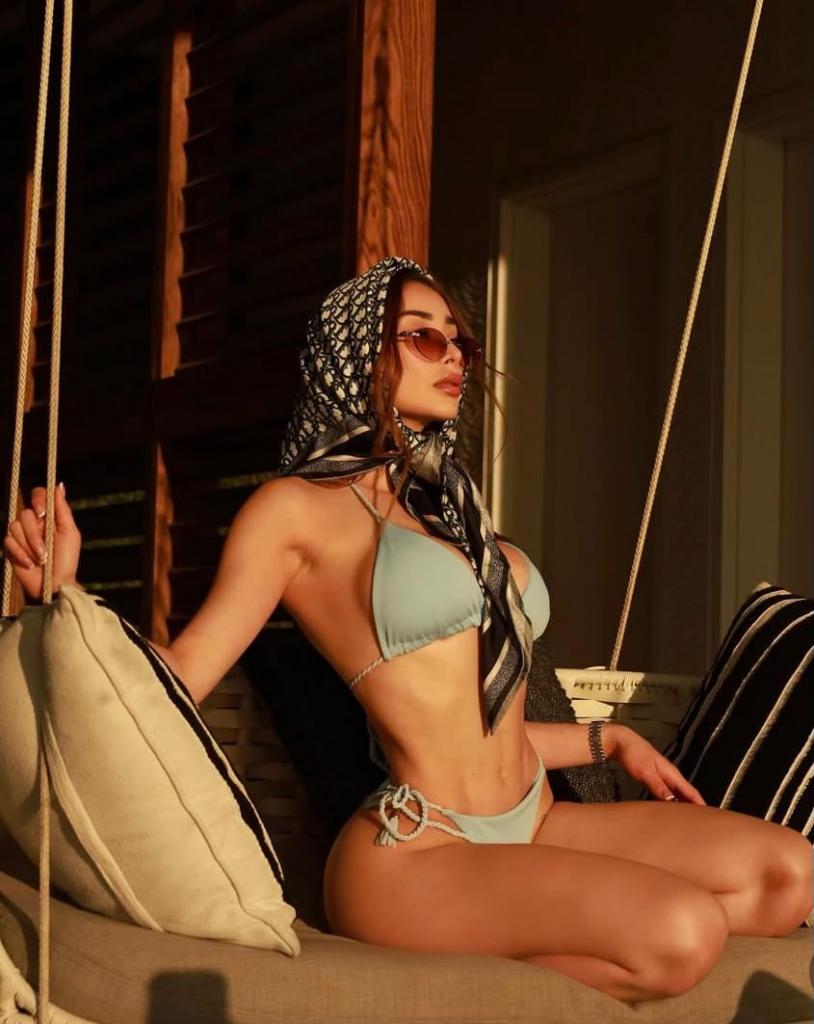 Chica busca chico en Ibiza: 