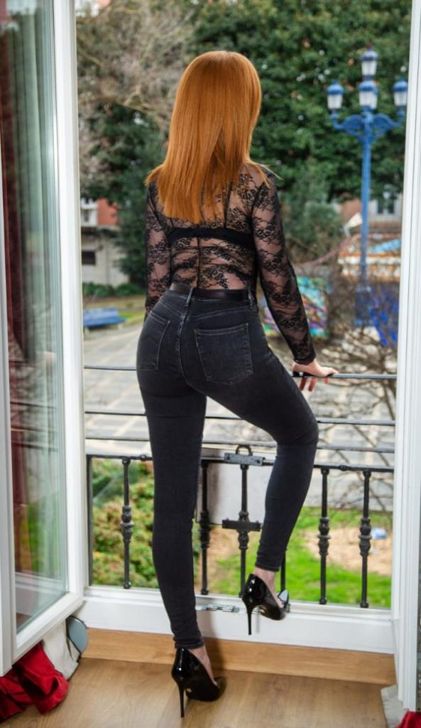 Chica busca chico en Almería: 