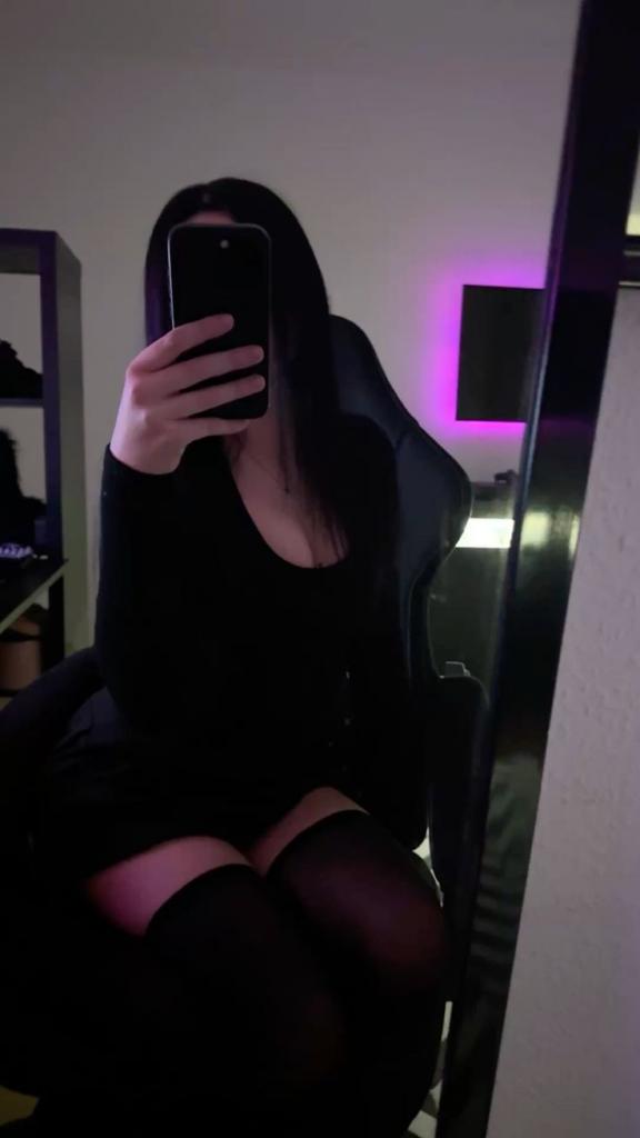 Chica busca chico en Sevilla: 