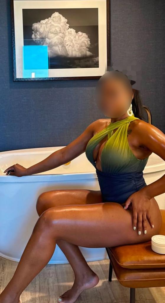 Chica busca chico en Tenerife: 