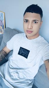 663496572: Chico busca chica en Valencia