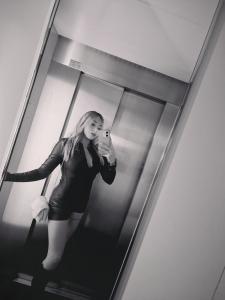 604385583: Chica busca chico en Barcelona