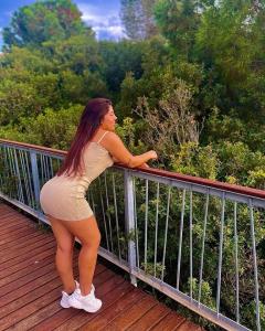 613496426: Chica busca chico en Barcelona