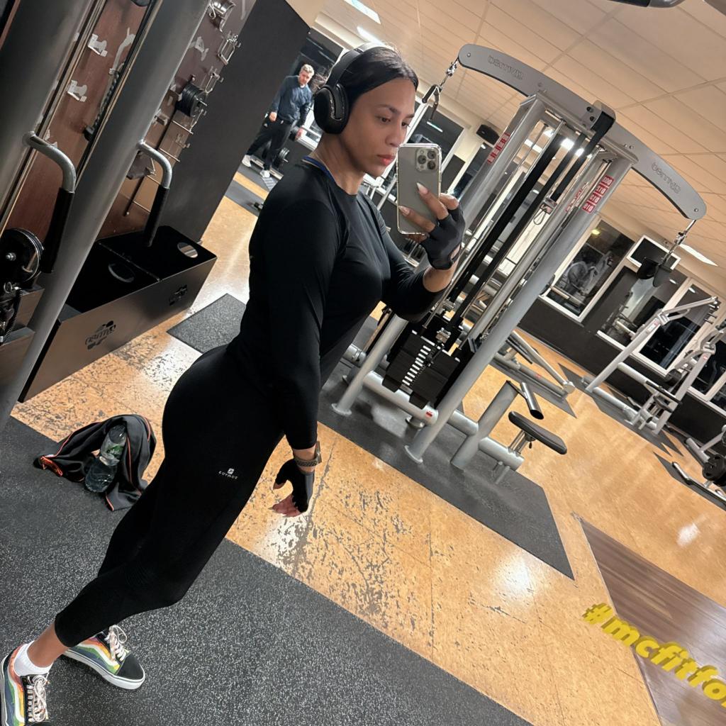 631387681: Transexual en Barcelona