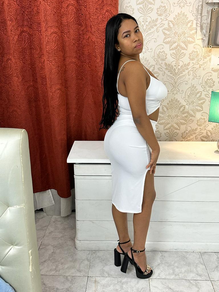 631231900: Chica busca chico en Barcelona